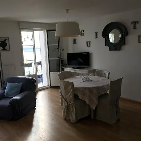 Des Sarcelles Apartment